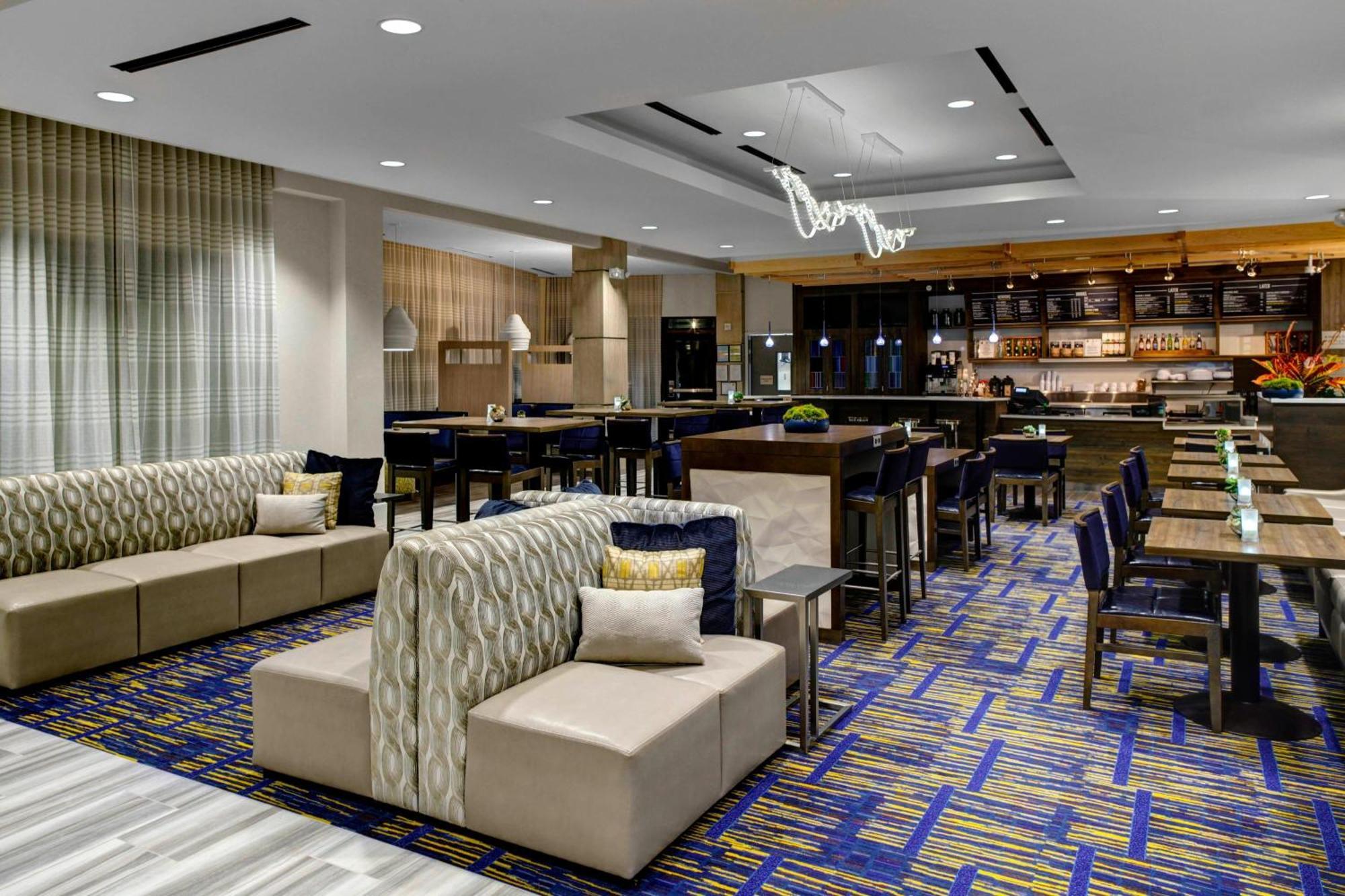 Courtyard By Marriott Carrollton Hotel Exterior photo