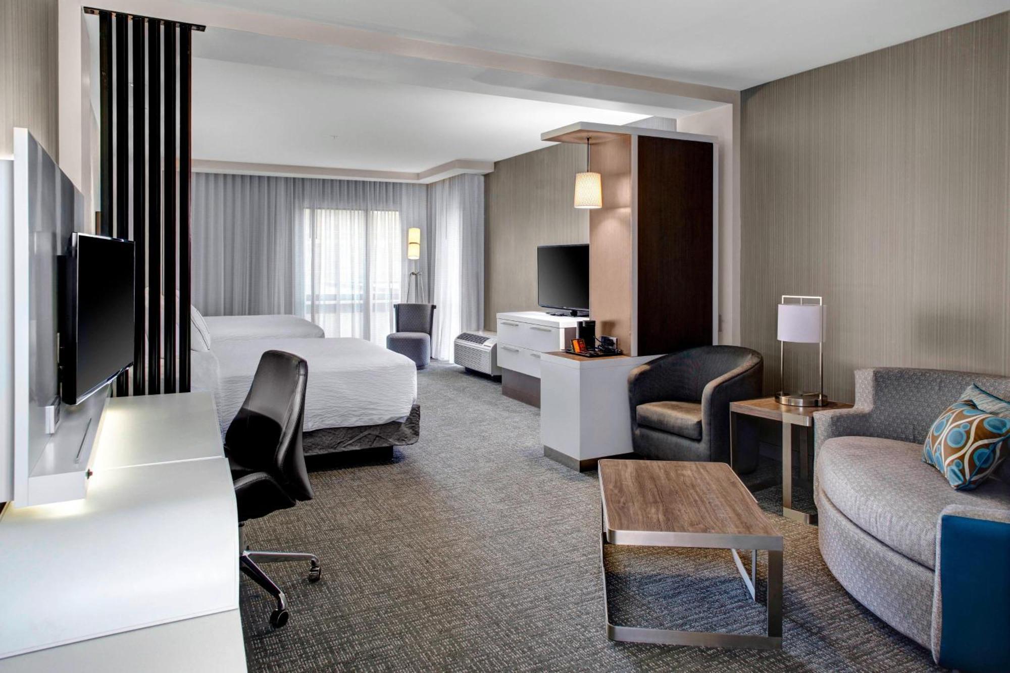 Courtyard By Marriott Carrollton Hotel Exterior photo